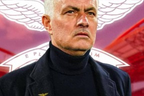 开云棋牌包含转折点！本菲卡临场应变，欧冠集结日攻防权衡，压力陡增，阵容厚度经受考验的词条