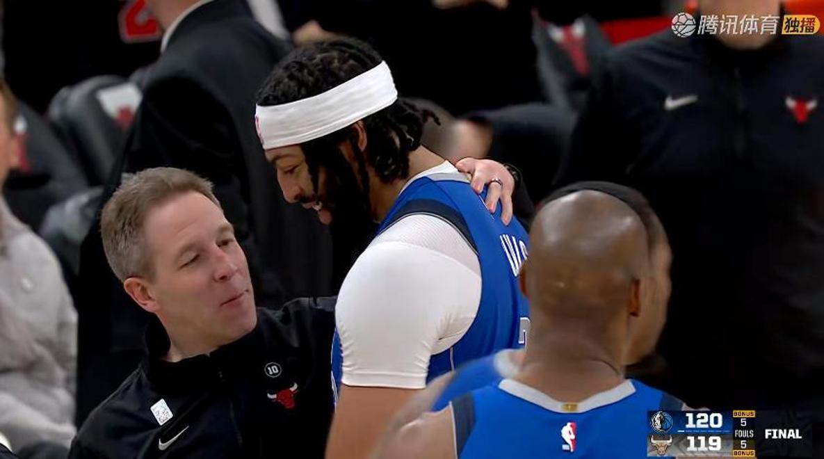 浓眉哥连续二十场比赛得分超过关键助攻，公牛挑战极限！的简单介绍