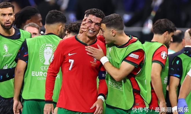 C罗在加拿大队比赛中高光表现,战术调整引发热议!的简单介绍 C罗在加拿大队比赛中高光表现,战术调整引发热议!的简单介绍