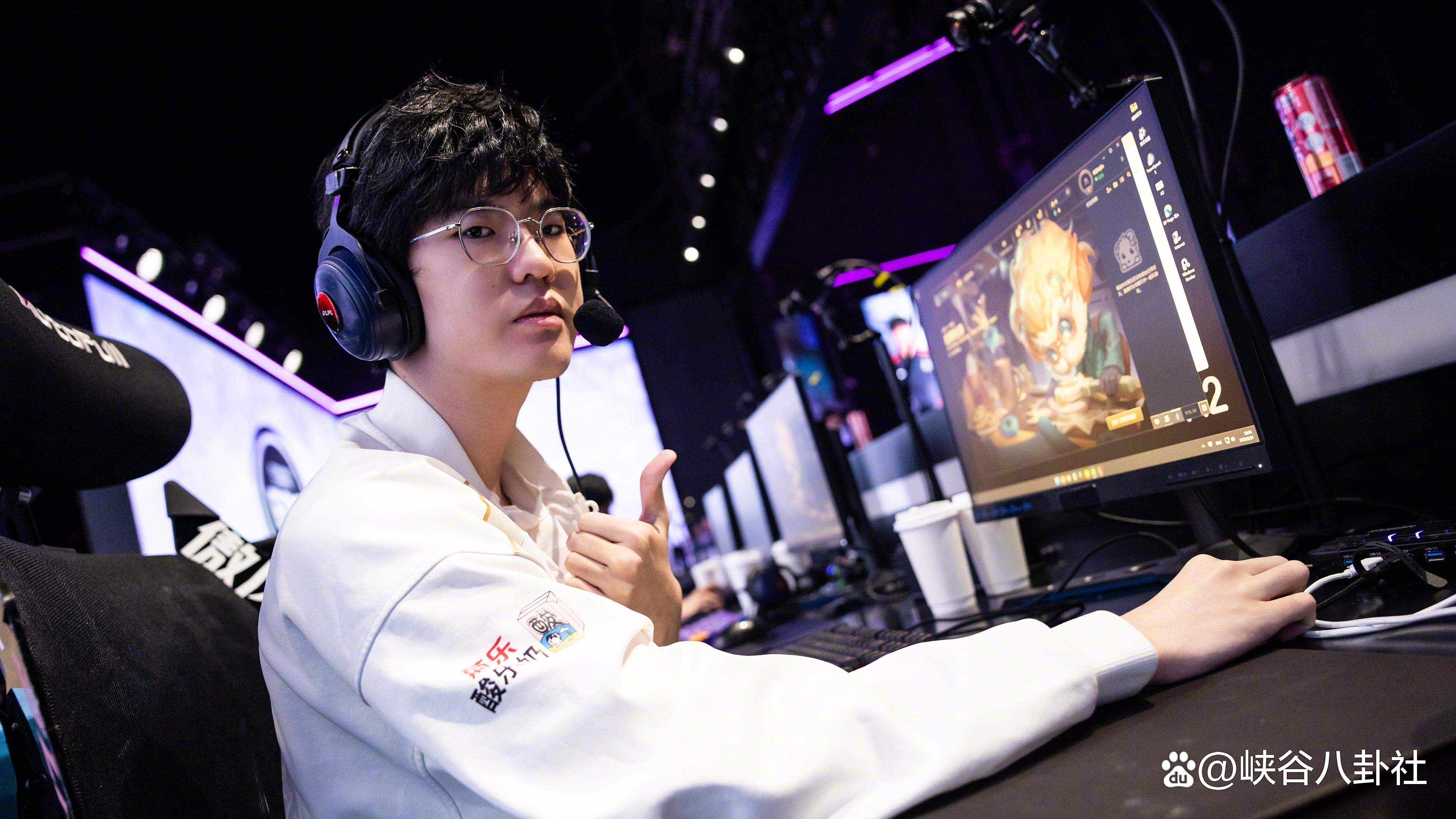 Rookie迎来十赛季高光表现，老鹰球迷沸腾！的简单介绍