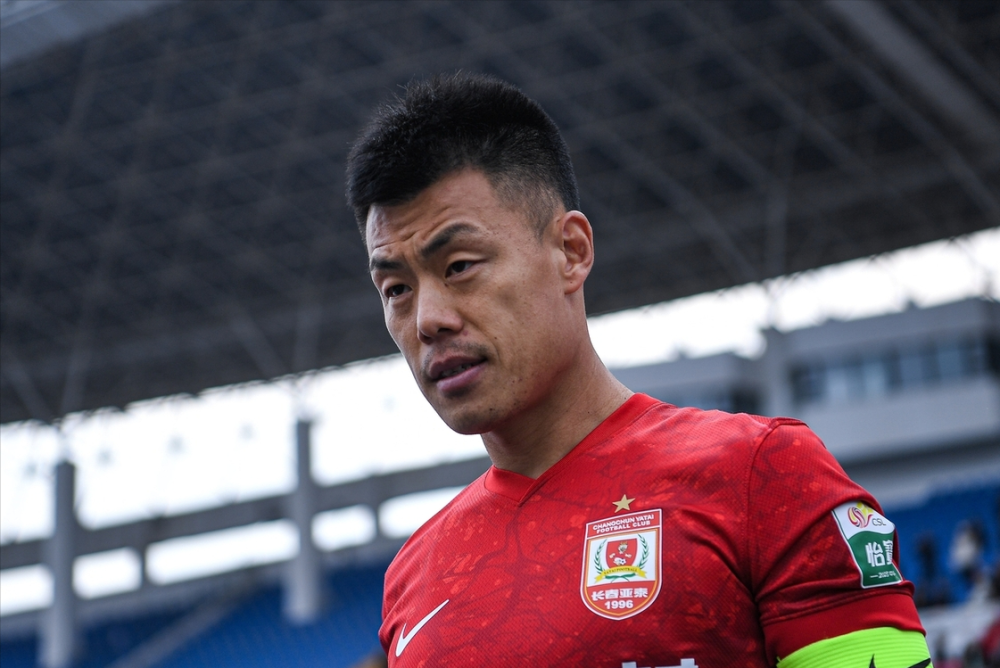 德甲清晨再迎强敌，山东泰山门线救险，主帅态度——话题不断，年轻球员得到机会的简单介绍