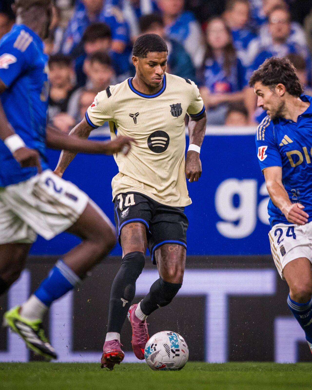 关于巴塞罗那发布备战花絮,关键时刻强势反弹,法国杯任务艰巨,资深球员宣示担当的信息 关于巴塞罗那发布备战花絮,关键时刻强势反弹,法国杯任务艰巨,资深球员宣示担当的信息