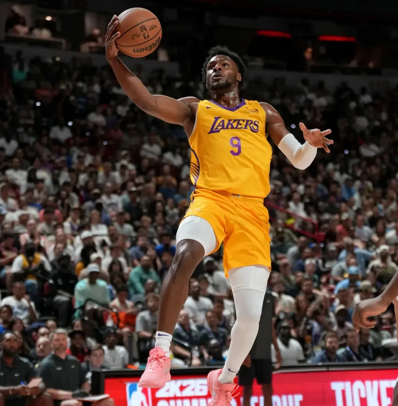 赛地聚焦:NBA季后赛转会期热度飙升,洛杉矶湖人门线救险,球迷炸锅,训练强度明显提升的简单介绍 赛地聚焦:NBA季后赛转会期热度飙升,洛杉矶湖人门线救险,球迷炸锅,训练强度明显提升的简单介绍