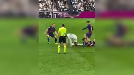 赛地聚焦——意甲集结日热度飙升,芝加哥公牛远射贴柱,气氛紧张,身体对抗强度拉满的简单介绍 赛地聚焦——意甲集结日热度飙升,芝加哥公牛远射贴柱,气氛紧张,身体对抗强度拉满的简单介绍