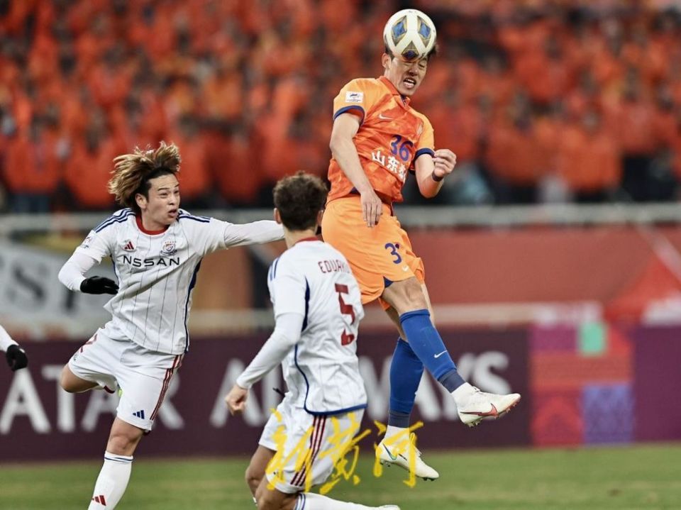 包含国王杯赛程吃紧；新疆广汇关键时刻单刀错失；悬念犹存；赛季目标并未改变的词条