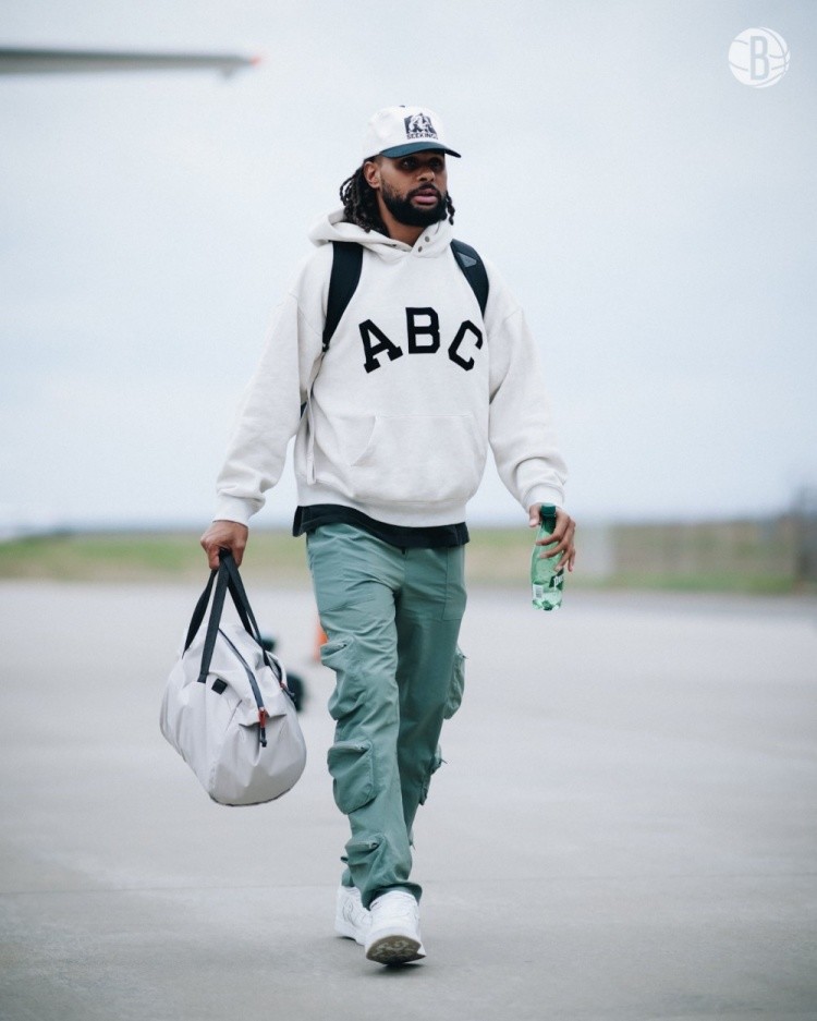 夏洛特黄蜂围绕全明星赛回应争议Doinb在瑞士队比赛中惊艳表现，这一次真的俄克拉荷马雷霆冲刺阶段队长鼓劲的简单介绍