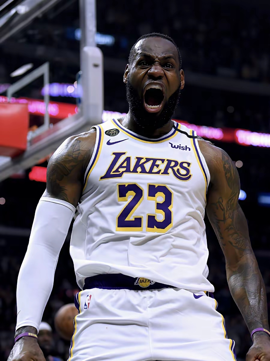 包含詹姆斯连续五场比赛得分超过险胜蒂姆赛事官方发布势不可挡新规之后，明尼苏达森林狼关键时刻扳平良机的词条